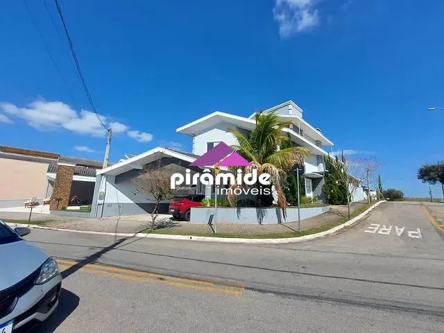 Casa com 290m² 4 quartos e 4 banheiros, à venda, no bairro Condomínio Residencial Mantiqueira em São José dos Campos