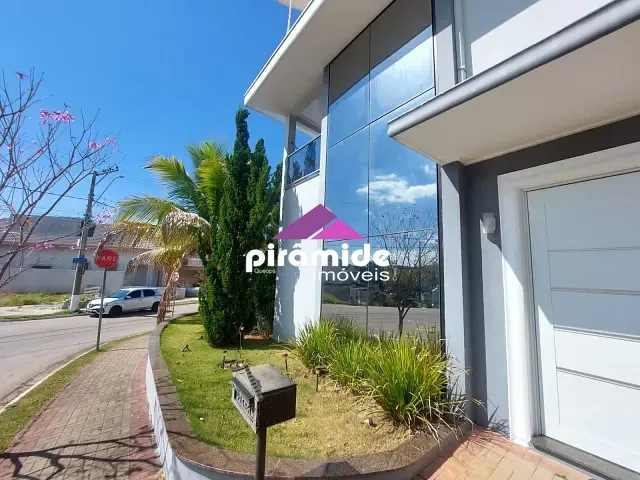 Casa com 290m² 4 quartos e 4 banheiros, à venda, no bairro Condomínio Residencial Mantiqueira em São José dos Campos