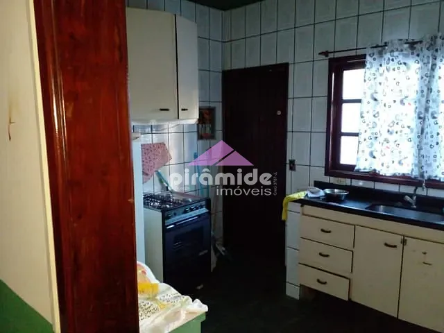 Casa 2 quartos e 2 banheiros, à venda ou para alugar, no bairro Sertão da Quina em Ubatuba