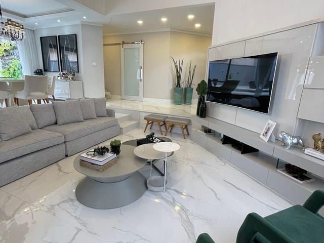 Casa com 600m² 3 quartos e 5 banheiros, à venda, no bairro Jardim Fazenda Rincão em Arujá