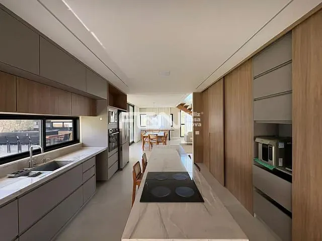 Casa com 472m² 4 quartos e 6 banheiros, à venda, no bairro Alphaville (Abrantes) em Camaçari