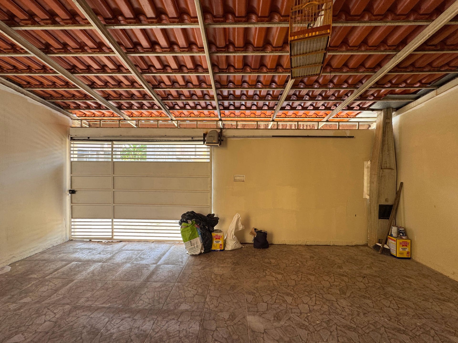 Casa para alugar com 2 quartos, 100m² - Foto 1