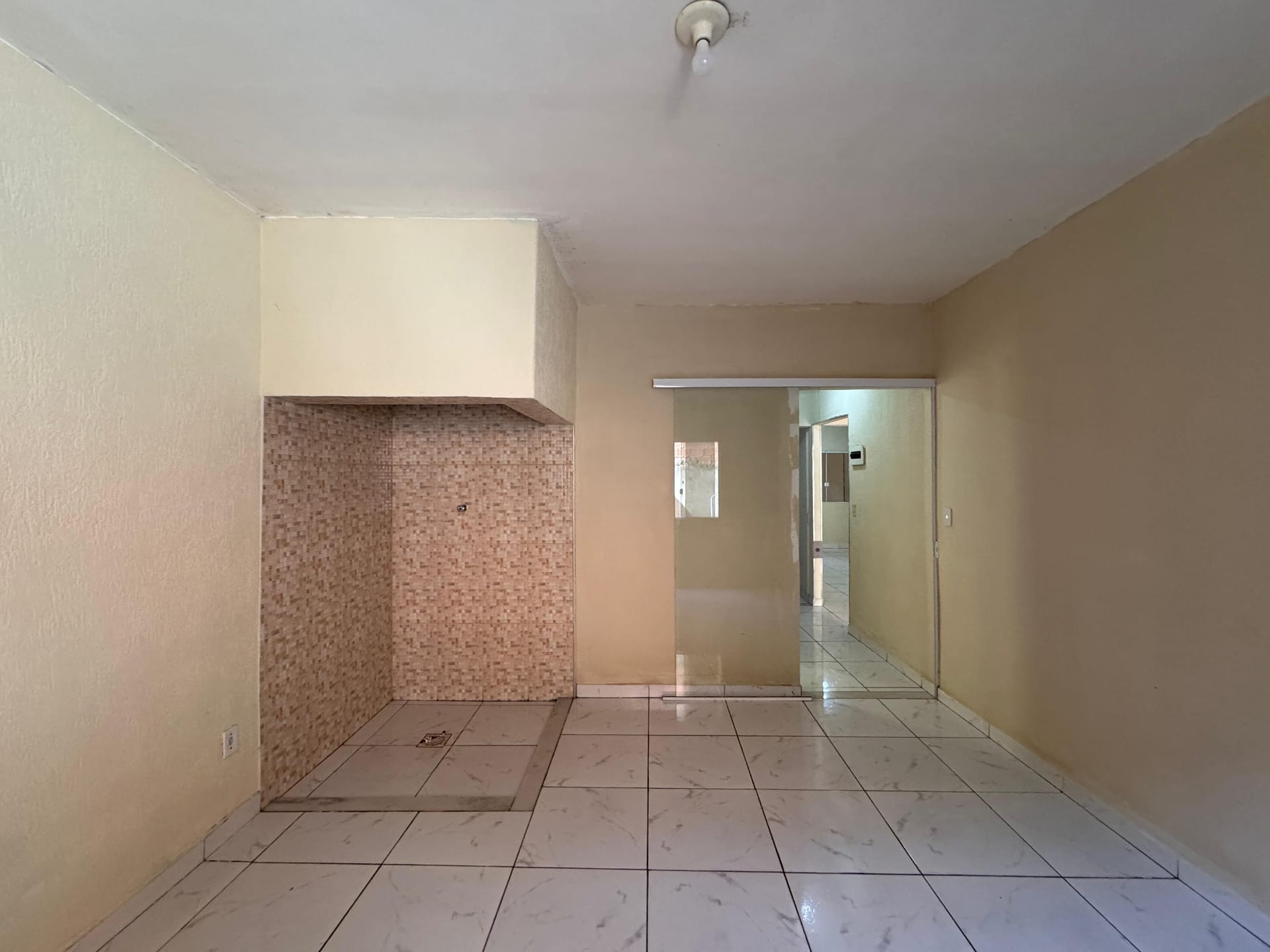 Casa para alugar com 2 quartos, 100m² - Foto 14