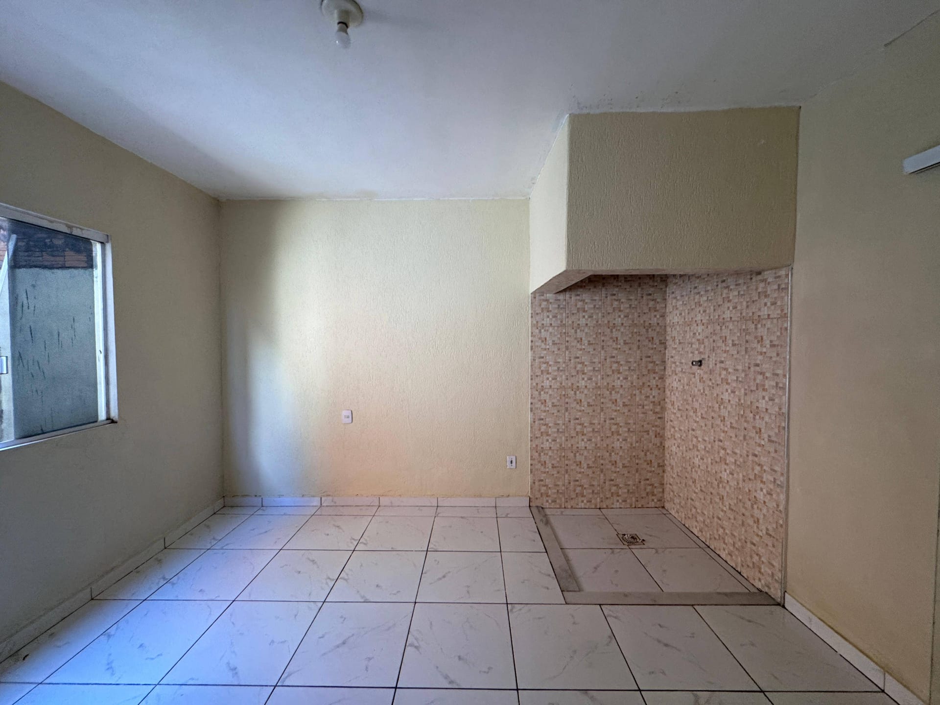 Casa para alugar com 2 quartos, 100m² - Foto 15