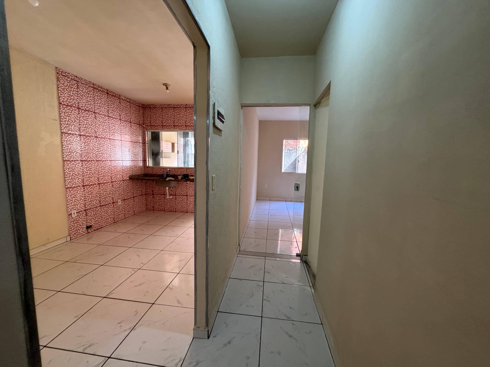 Casa para alugar com 2 quartos, 100m² - Foto 9