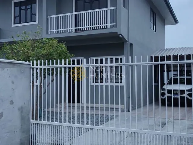 Casa com 130m² 4 quartos e 3 banheiros, à venda, no bairro Espinheiros em Joinville