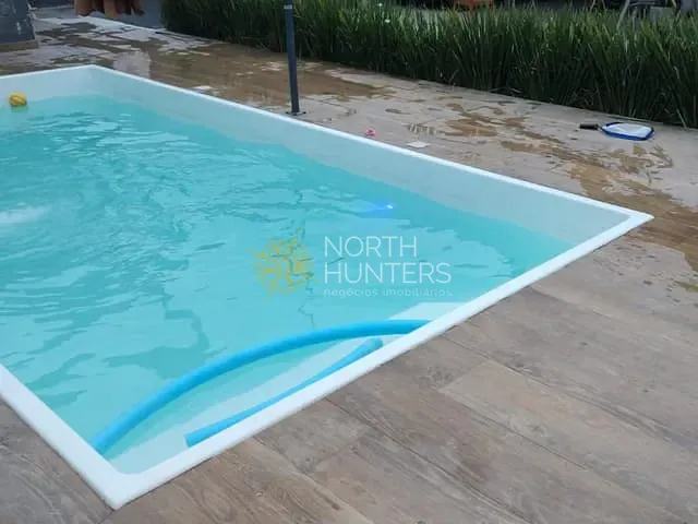 Casa com 130m² 4 quartos e 3 banheiros, à venda, no bairro Espinheiros em Joinville