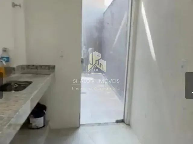 Casa 2 quartos e 1 banheiro, à venda, no bairro Parque Xangri-Lá em Contagem