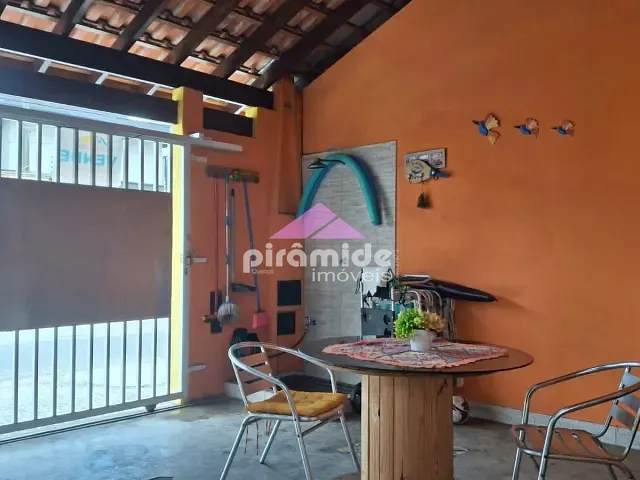 Casa com 322m² 3 quartos e 2 banheiros, à venda, no bairro Massaguaçu em Caraguatatuba