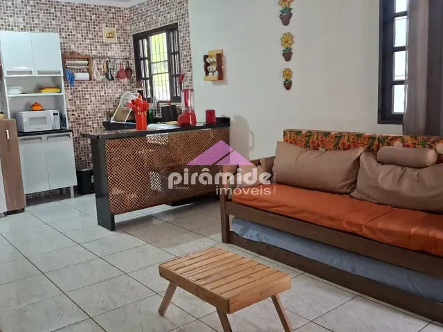 Casa com 322m² 3 quartos e 2 banheiros, à venda, no bairro Massaguaçu em Caraguatatuba