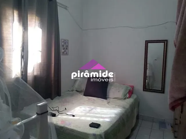 Casa 4 quartos e 2 banheiros, à venda, no bairro Conjunto Residencial Dom Pedro II em São José dos Campos