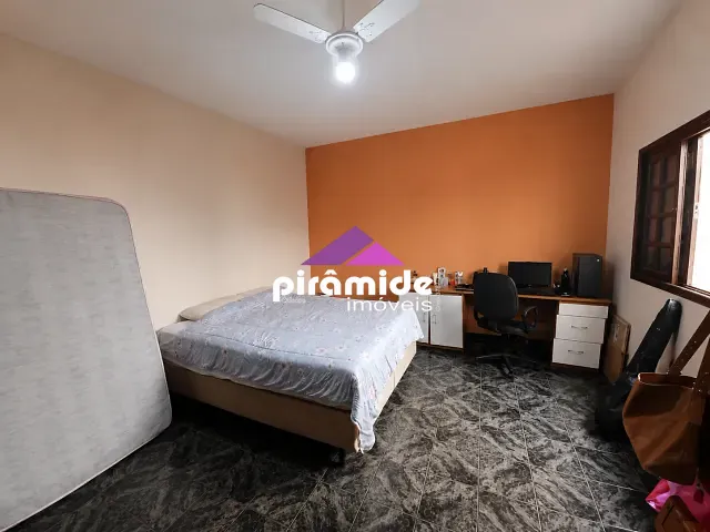 Casa com 210m² 2 quartos e 1 banheiro, à venda, no bairro Jardim Satélite em São José dos Campos