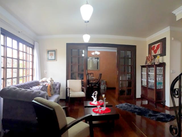 Casa com 233m² 2 quartos e 3 banheiros, à venda, no bairro Centro em Ponta Grossa