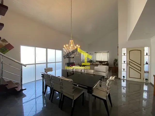 Casa com 300m² 3 quartos e 2 banheiros, à venda, no bairro Residencial Fazenda Serrinha em Itatiba