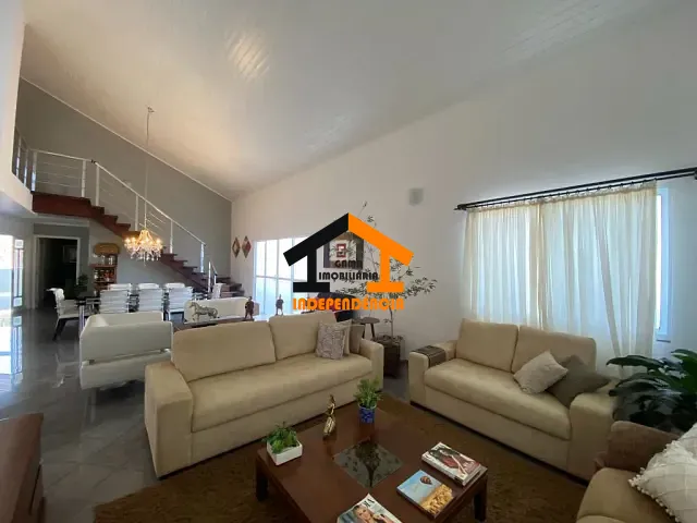Casa com 300m² 3 quartos e 2 banheiros, à venda, no bairro Residencial Fazenda Serrinha em Itatiba