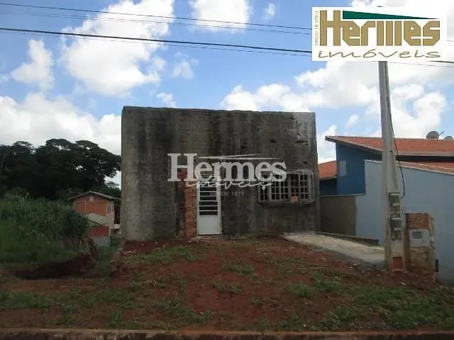 Casa com 350m² 2 quartos e 2 banheiros, à venda, no bairro Jardim Calegaris em Paulínia