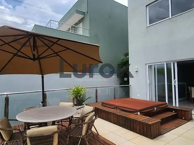 Casa com 275m² 3 quartos e 2 banheiros, à venda, no bairro Parque das Quaresmeiras em Campinas