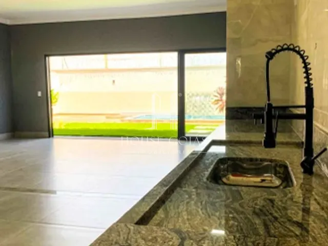 Casa com 400m² 4 quartos e 5 banheiros, à venda, no bairro Das Indústrias em Senador Canedo