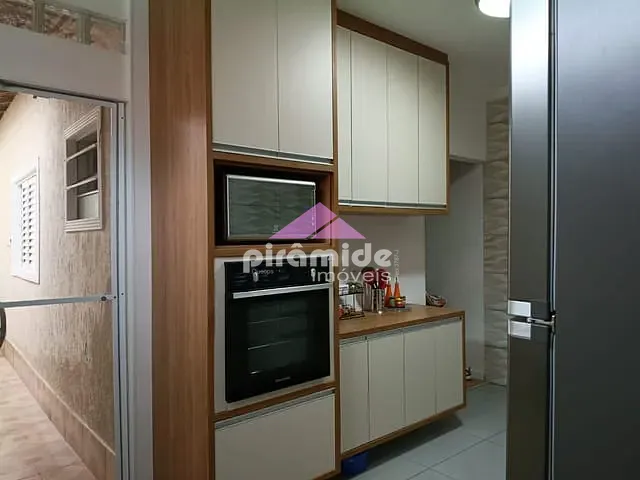 Casa com 150m² 3 quartos e 1 banheiro, à venda, no bairro Parque Industrial em São José dos Campos