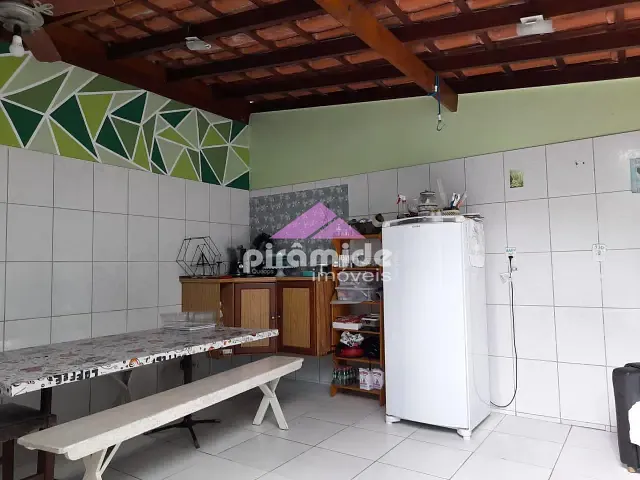 Casa 4 quartos e 3 banheiros, à venda, no bairro Perequê Açu em Ubatuba