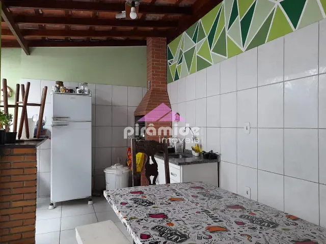 Casa 4 quartos e 3 banheiros, à venda, no bairro Perequê Açu em Ubatuba