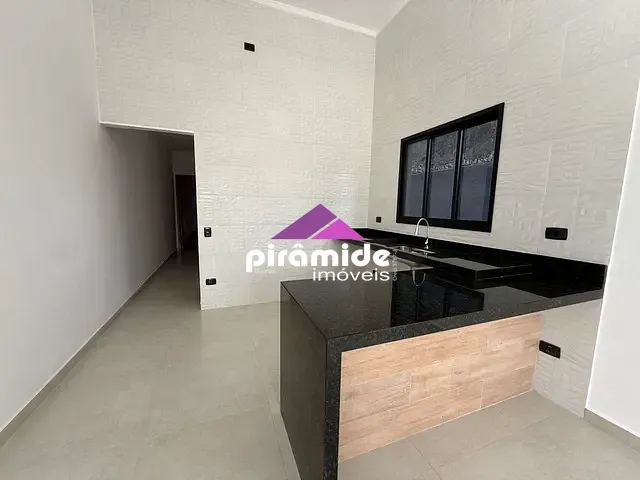 Casa com 150m² 2 quartos e 2 banheiros, à venda, no bairro Golfinho em Caraguatatuba