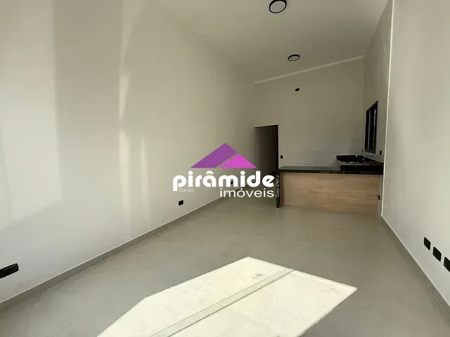 Casa com 150m² 2 quartos e 2 banheiros, à venda, no bairro Golfinho em Caraguatatuba