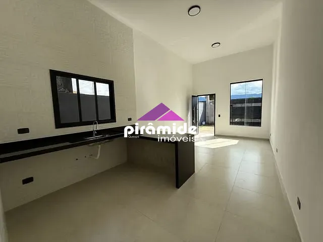 Casa com 150m² 2 quartos e 2 banheiros, à venda, no bairro Golfinho em Caraguatatuba