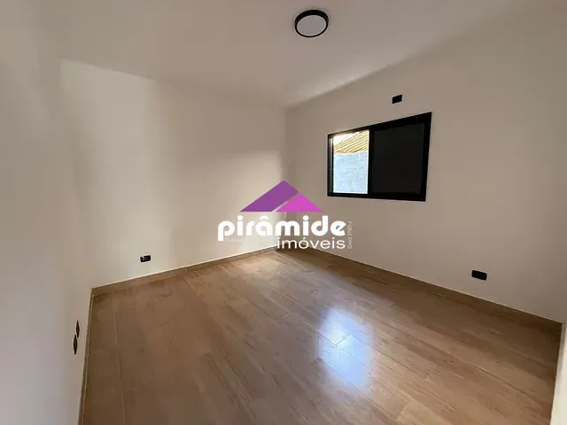 Casa com 150m² 2 quartos e 2 banheiros, à venda, no bairro Golfinho em Caraguatatuba