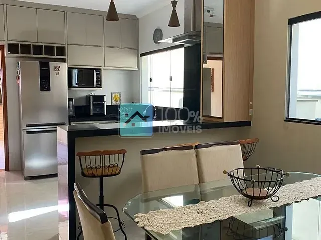 Casa 3 quartos e 4 banheiros, à venda, no bairro Jardim das Indústrias em São José dos Campos