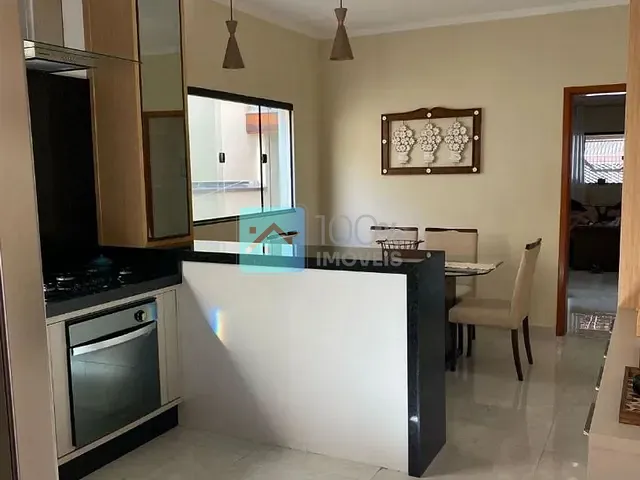 Casa 3 quartos e 4 banheiros, à venda, no bairro Jardim das Indústrias em São José dos Campos