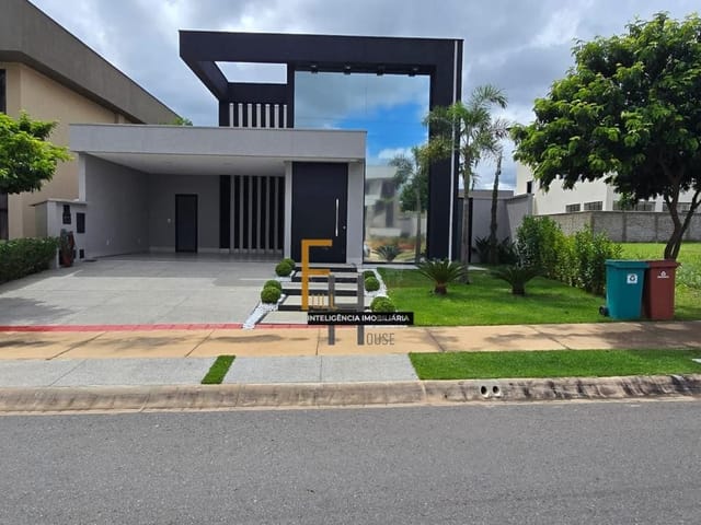 Casa com 300m² 3 quartos e 4 banheiros, à venda, no bairro Parqville Pinheiros em Aparecida de Goiânia