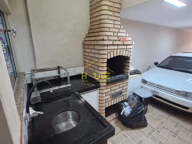Casa 2 quartos e 3 banheiros, à venda, no bairro Coester em Fernandópolis