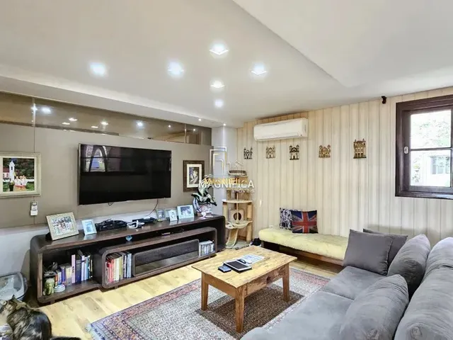 Casa 4 quartos e 9 banheiros, à venda, no bairro Campo Comprido em Curitiba
