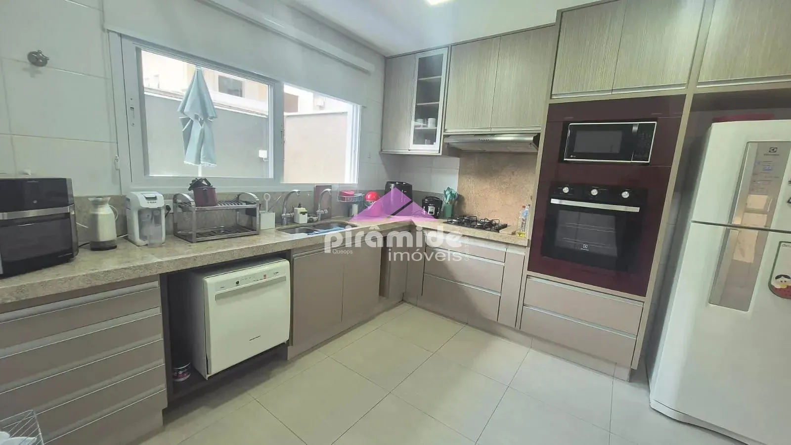 Casa, 4 quartos, 233 m² - Foto 10