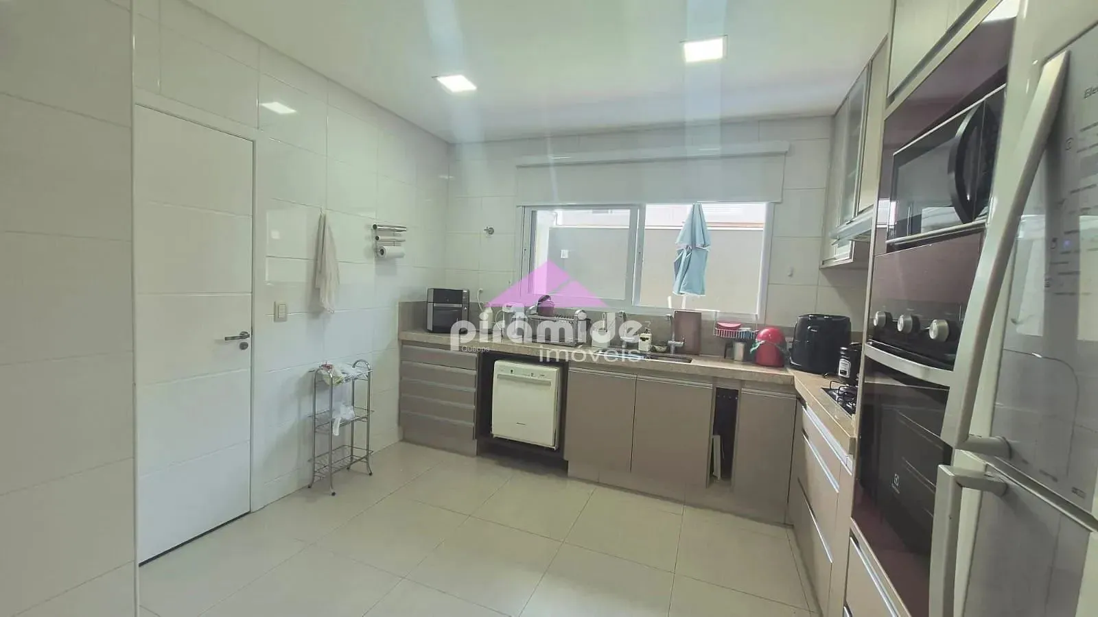 Casa, 4 quartos, 233 m² - Foto 11