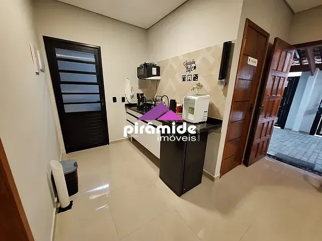 Casa com 90m² 2 quartos e 2 banheiros, à venda, no bairro Centro em Caraguatatuba