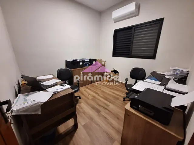 Casa com 90m² 2 quartos e 2 banheiros, à venda, no bairro Centro em Caraguatatuba