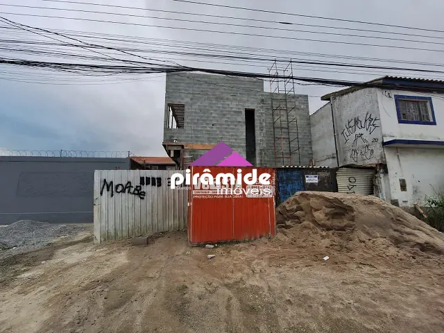 Casa com 29m² 1 quarto e 1 banheiro, para alugar, no bairro Jardim Britânia em Caraguatatuba