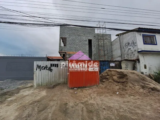 Casa com 29m² 1 quarto e 1 banheiro, para alugar, no bairro Jardim Britânia em Caraguatatuba