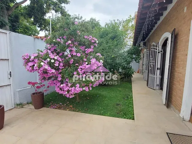 Casa com 600m², à venda, no bairro Jardim Pereira do Amparo em Jacareí
