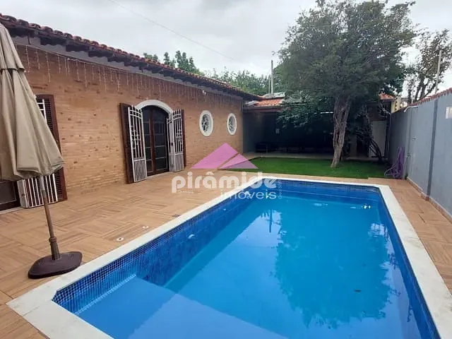 Casa com 600m², à venda, no bairro Jardim Pereira do Amparo em Jacareí