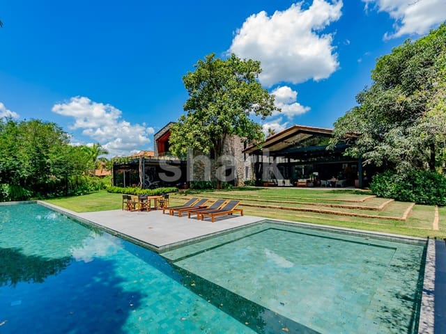 Casa com 2500m² 6 quartos e 9 banheiros, à venda, no bairro Centro em Monte Mor