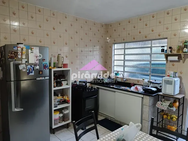 Casa com 312m² 3 quartos e 2 banheiros, à venda ou para alugar, no bairro Jardim uira em São José dos Campos