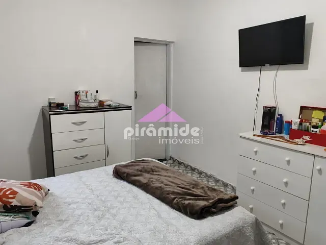 Casa com 312m² 3 quartos e 2 banheiros, à venda ou para alugar, no bairro Jardim uira em São José dos Campos