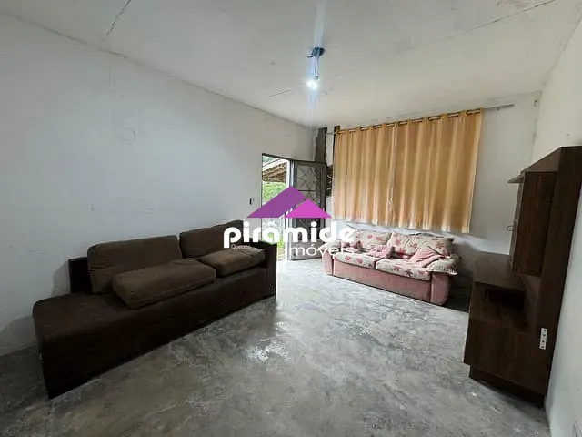 Casa com 408m² 3 quartos e 2 banheiros, à venda, no bairro Cantagalo em Caraguatatuba