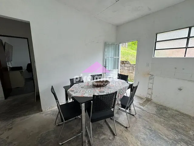 Casa com 408m² 3 quartos e 2 banheiros, à venda, no bairro Cantagalo em Caraguatatuba