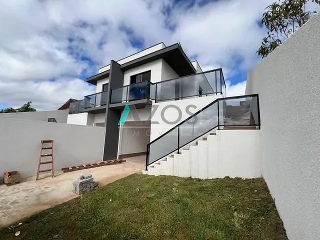 Casa com 225m² 3 quartos e 3 banheiros, à venda, no bairro Santa Terezinha em Colombo