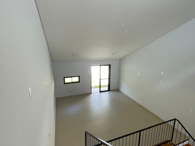 Casa 2 quartos e 2 banheiros, à venda, no bairro São João do Rio Vermelho em Florianópolis