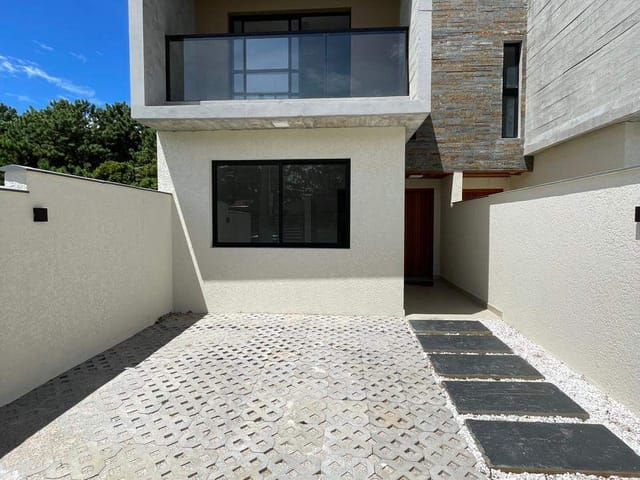 Casa 2 quartos e 2 banheiros, à venda, no bairro São João do Rio Vermelho em Florianópolis